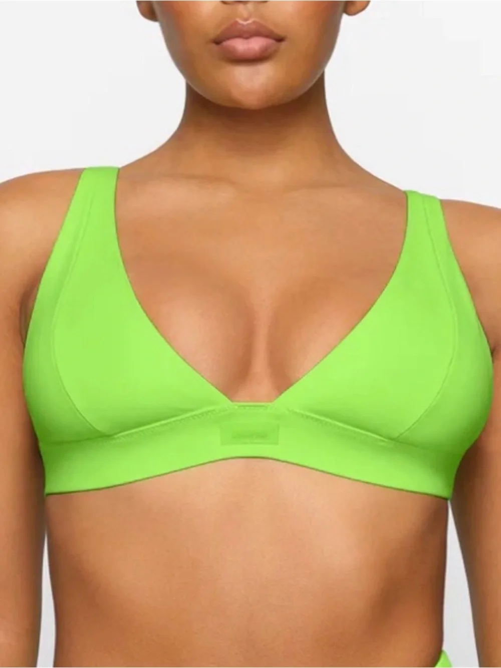 NEW NWT SKIMS PLUNGE BIKINI SIGNATURE SWIM TOP NEON GREEN MEDIUM M TRIANGLE